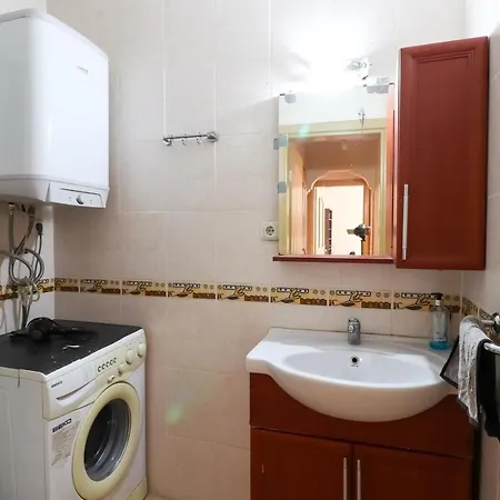 200mbs Internet..work Online And Enjoy . Izmir